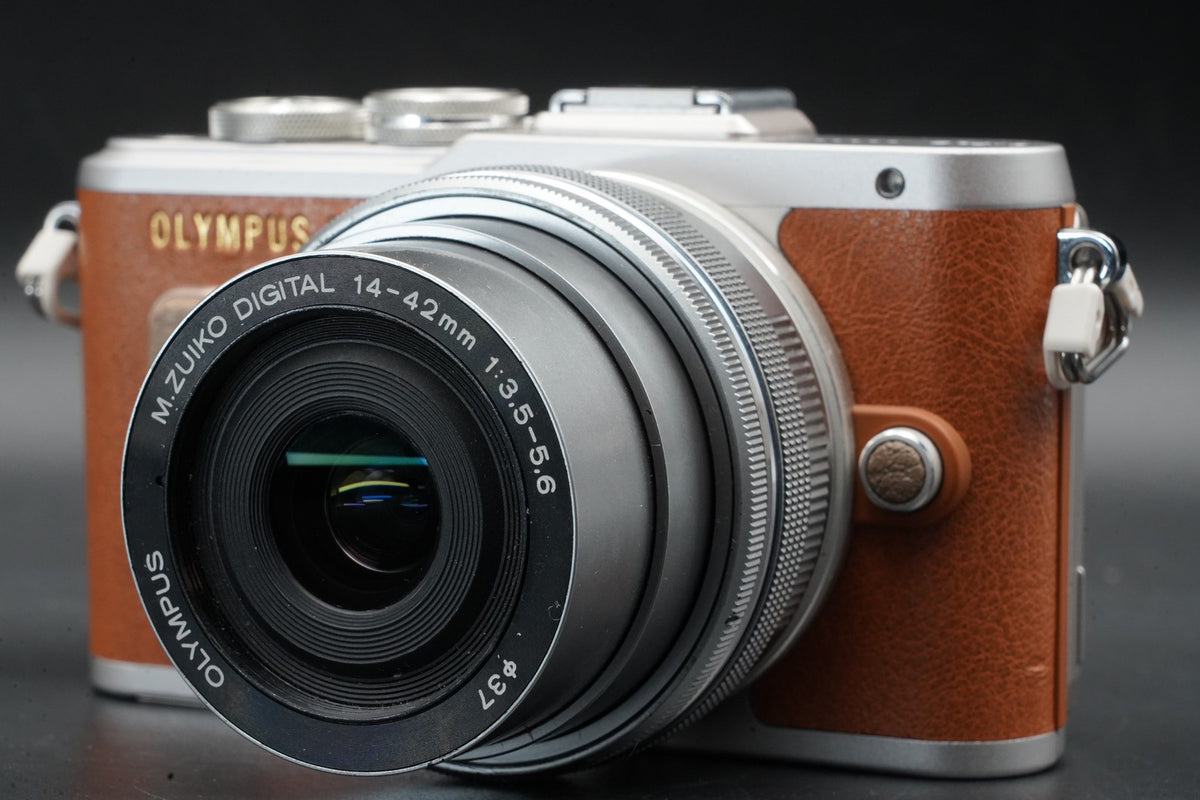 Olympus E-PL8 Brown w/ 2 lenses Digital Mirrorless Camera -1025 cuts- #11438