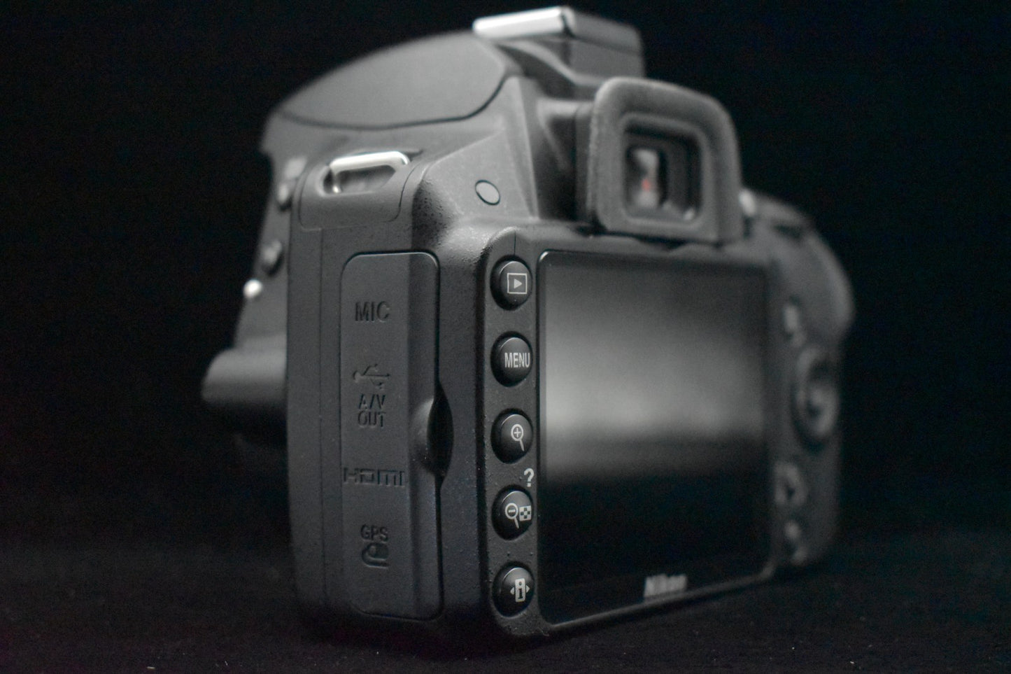 3119 shots [US Duty Paid] Nikon D3200 DSLR Digital Camera Black with Lens #9335