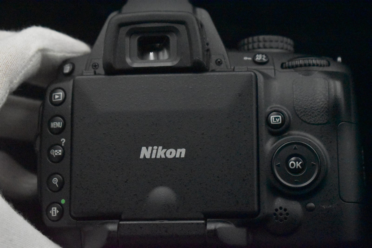 Nikon D5000 Digital SLR Camera 12.3MP w/ Lens From Japan US STOCK #R0363