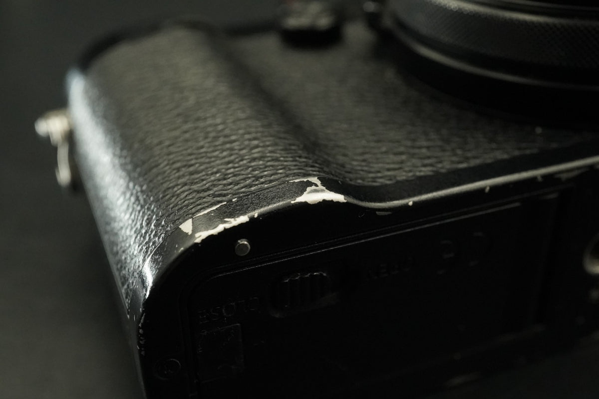 Fujifilm X100F 24.3MP Digital Camera Black -13000 cuts- #11761