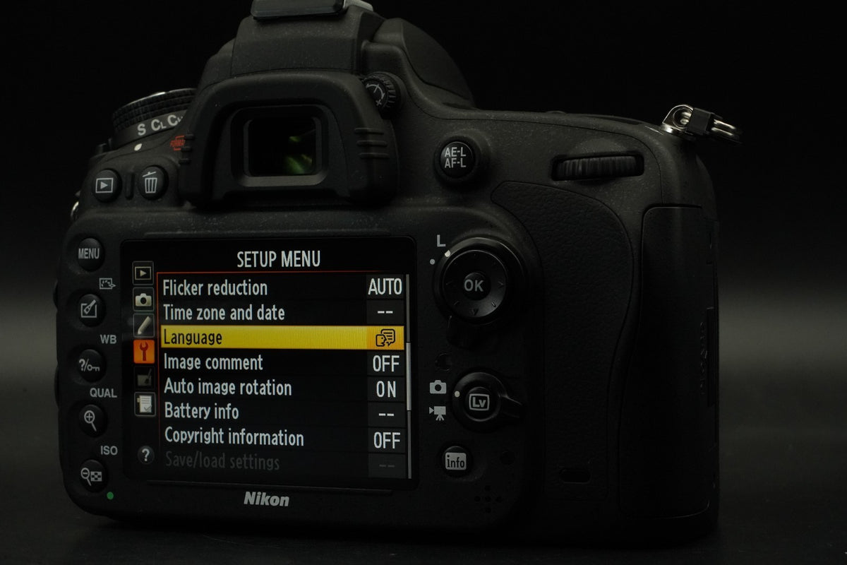 Appareil photo reflex numérique plein format Nikon D610 avec AF-S 24-85mm...