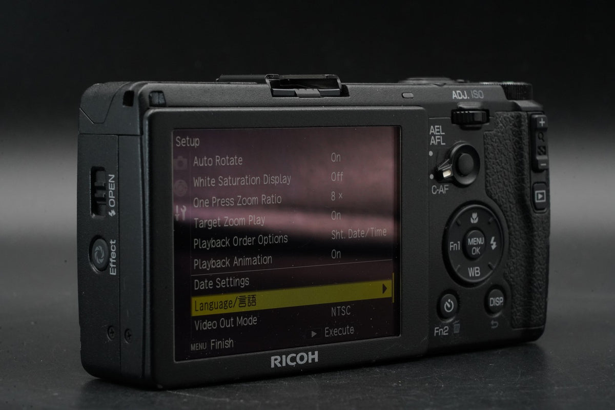 RICOH GR 16.2MP Digital Compact Camera Black -6362 cuts- #11187