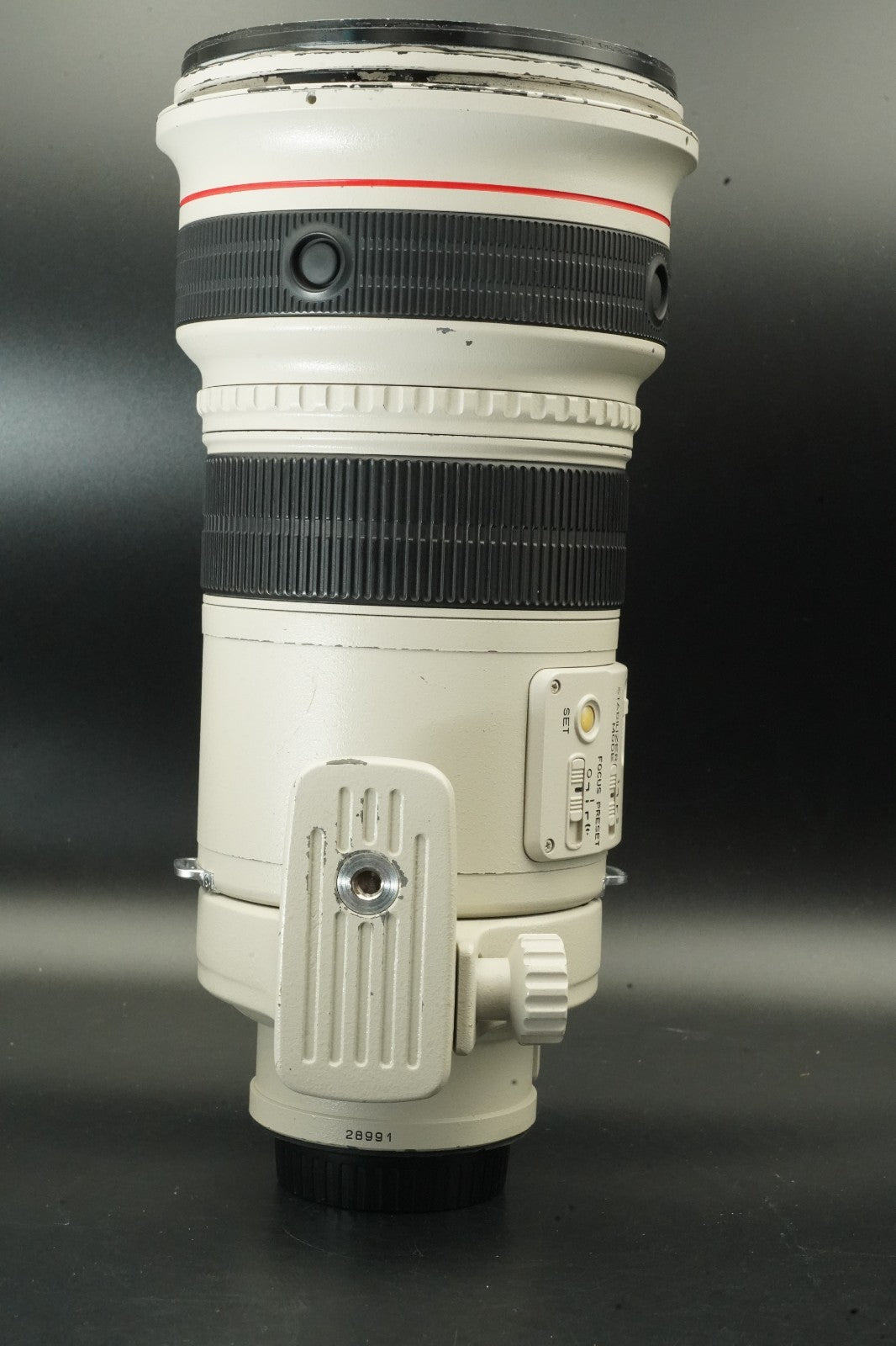 Canon EF 300mm F/2.8 L IS USM Lens w/ BOX US DUTY PAID 11582