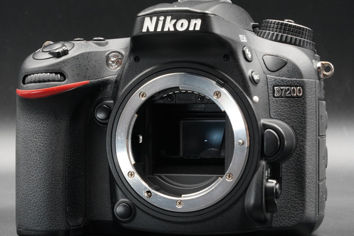 Nikon D7200 24.2 MP Digital SLR Camera Body Only US STOCK #11265