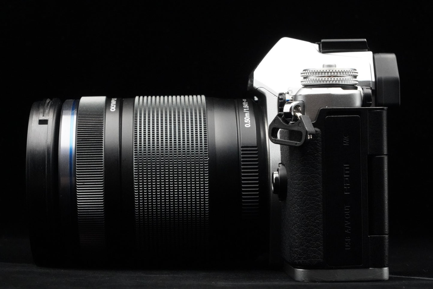 Olympus OM-D E-M5 Mark II w/ M.ZUIKO 14-150 II Lens Silver US Duty Paid 10415