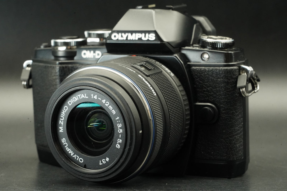 Olympus OM-D E-M10 Camera + 14-42mm + 40-150mm 2 Lens -6668 cuts- #12393
