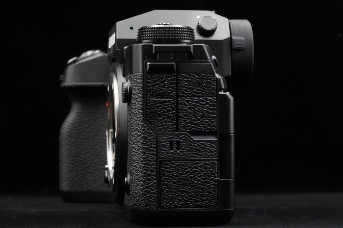 Fujifilm X-H2 Mirrorless Camera Black Shutter Count 1775 US STOCK #10096