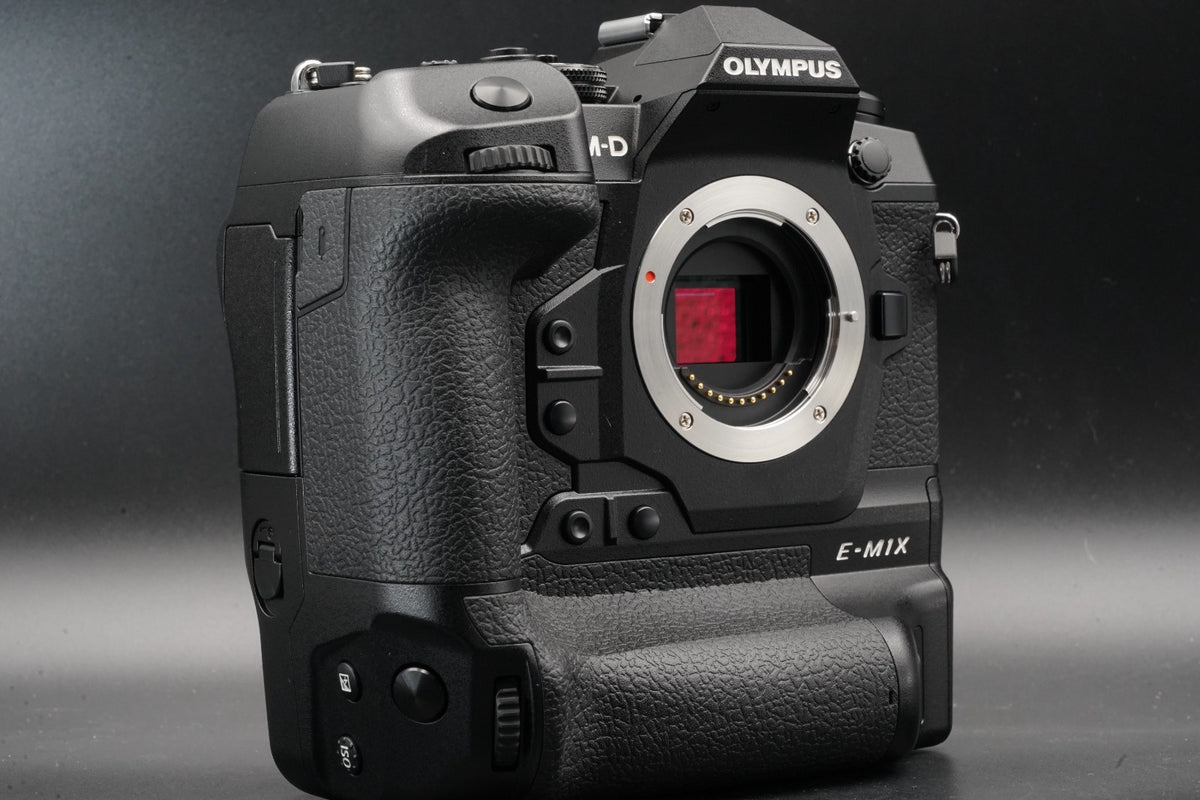 Olympus OM-D E-M1X 20.4MP Mirrorless Digital Camera body -1866 cuts- #11098