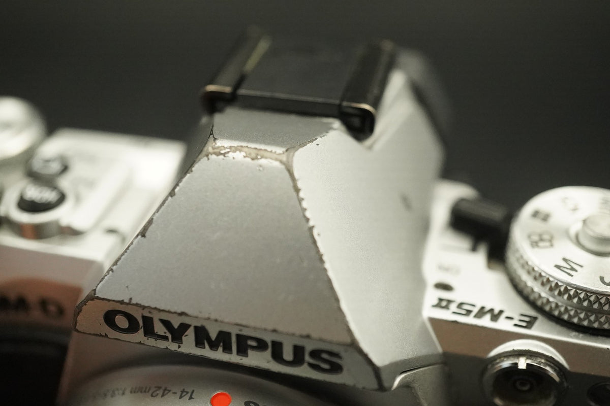 Olympus OM-D E-M5 Mark II w/ 14-42mm + 40-150mm Lens Black -65274 cuts- #12555