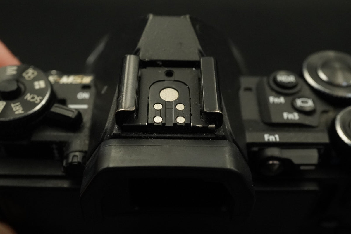 Olympus OM-D E-M5 Mark II 16.1MP Digital SLR Camera Black US STOCK #11693