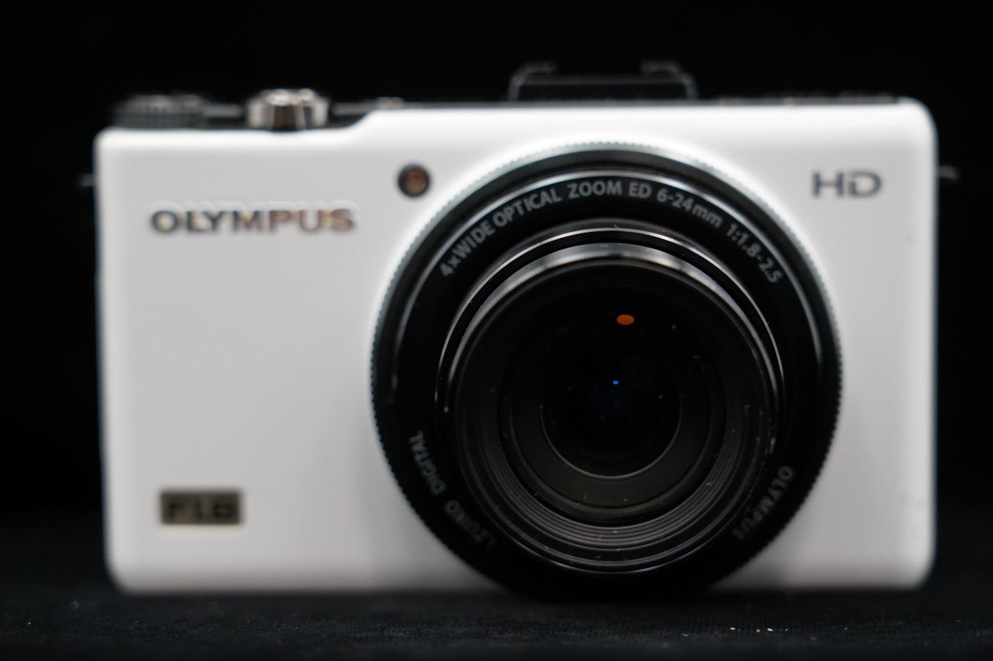 Olympus STYLUS XZ-1 Point and Shoot Digital Camera White [] US STOCK #9730