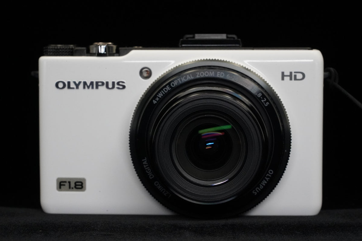 Olympus STYLUS XZ-1 Point and Shoot Digital Camera White US STOCK #10164