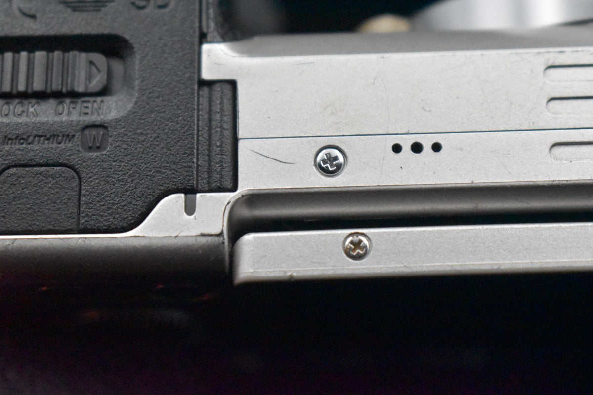 [US Duty Paid] Sony a6000 Digitale Spiegellose Kamera mit Objektiv Silber 9302