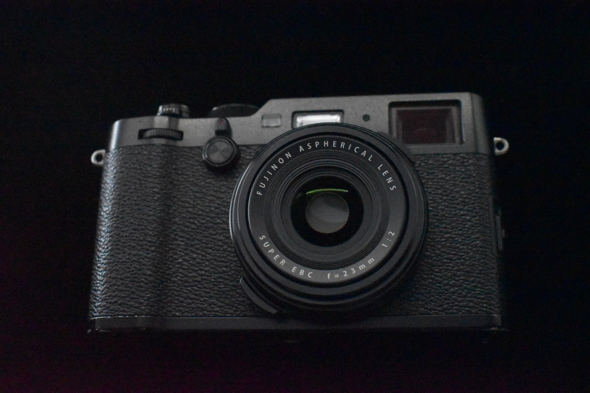 [US Duty Paid] Appareil photo numérique Fujifilm X100F 24,3 mégapixels noir...