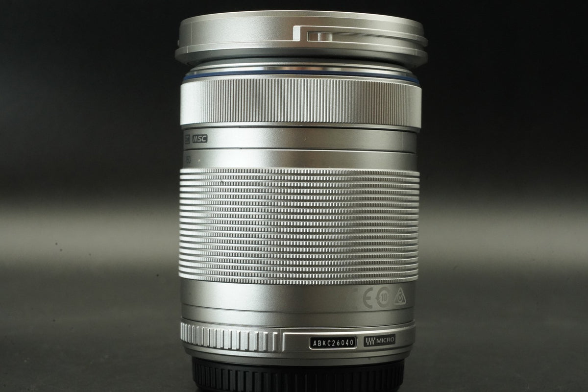 Olympus PEN E-PL7 Digital Camera White with 2 Lenses -4410 cut- US STOCK #12132