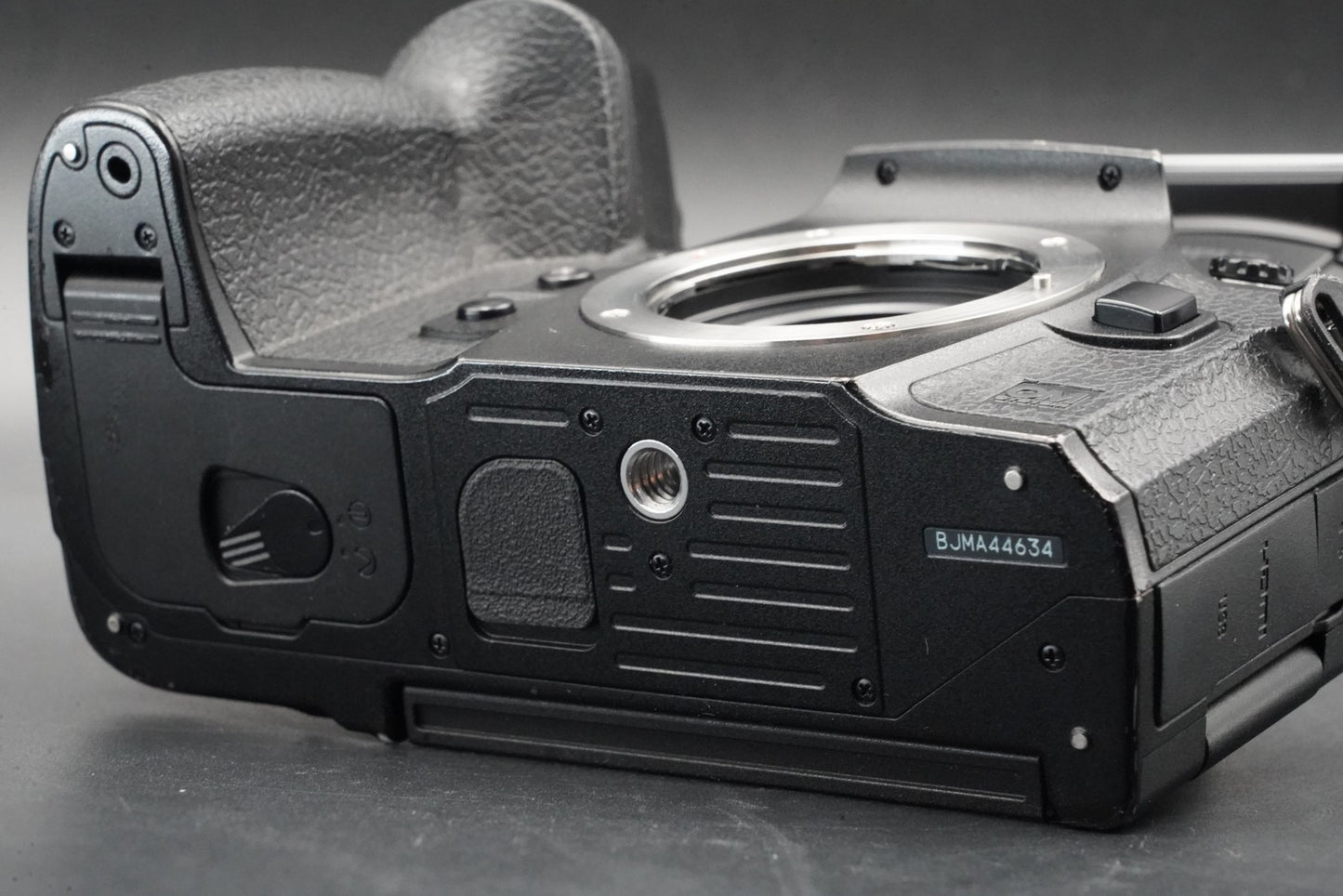OLYMPUS OM System OM-1 20.4MP Mirrorless Camera US Duty Paid 10955