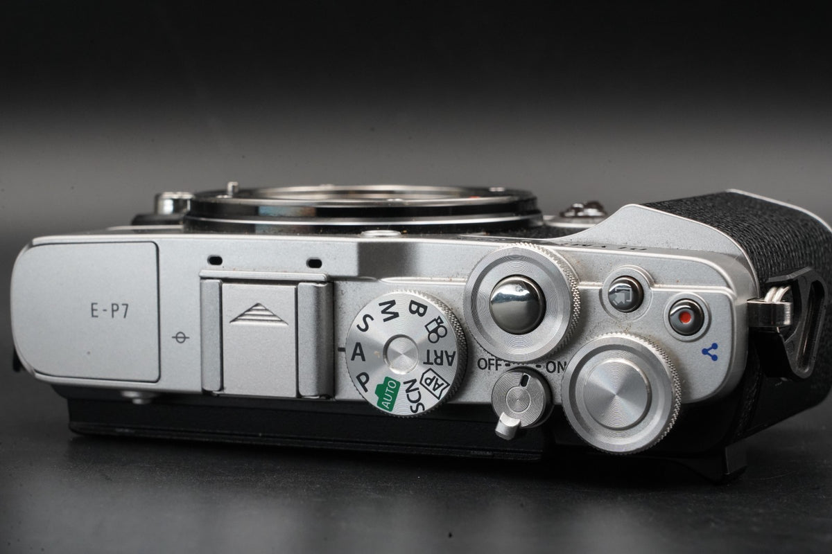 OLYMPUS PEN E-P7 Digital Camera Body Silver -8560 cuts- #11417