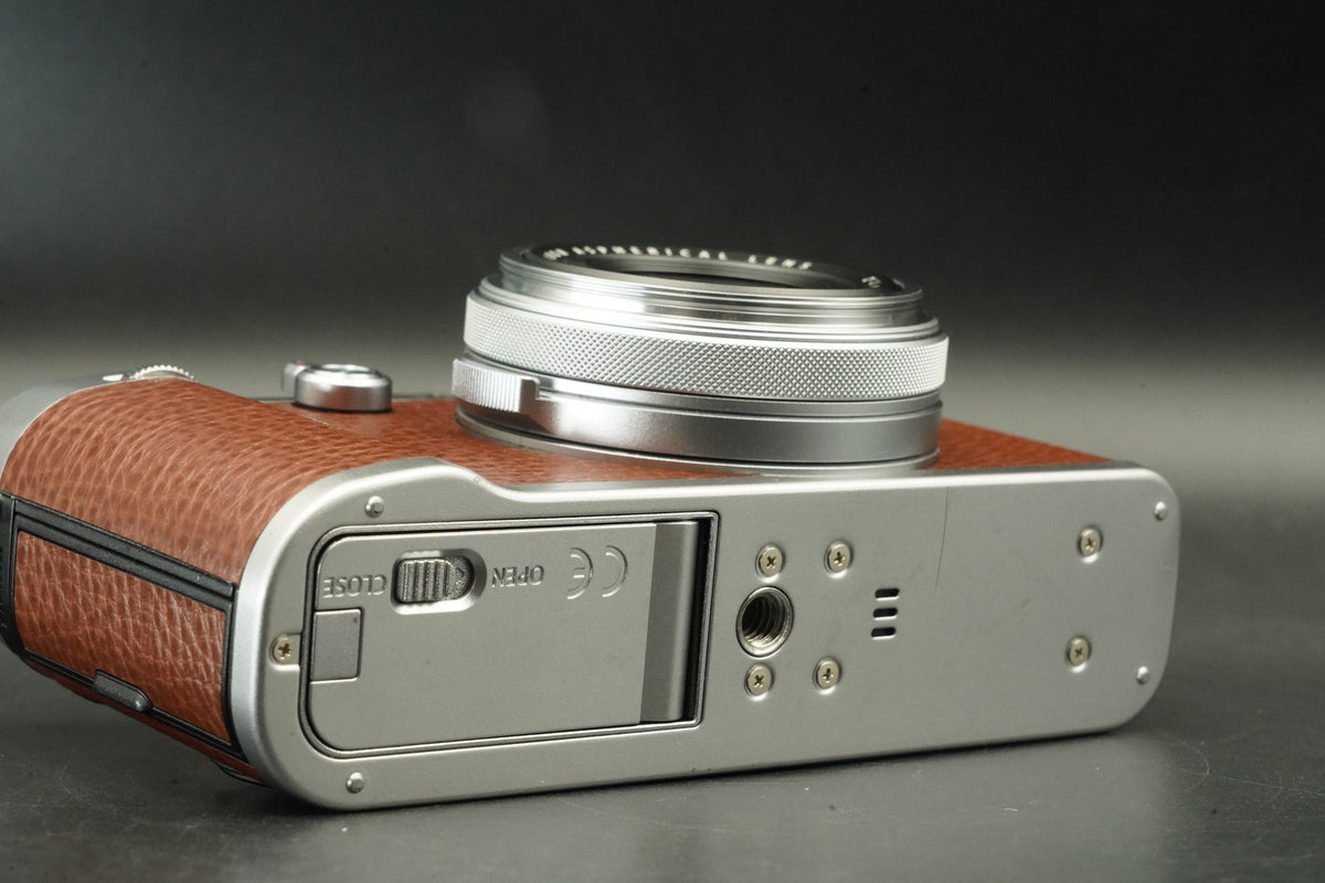 Fujifilm X100F 24,3 megapixel fotocamera digitale marrone -9800 tagli - #11968