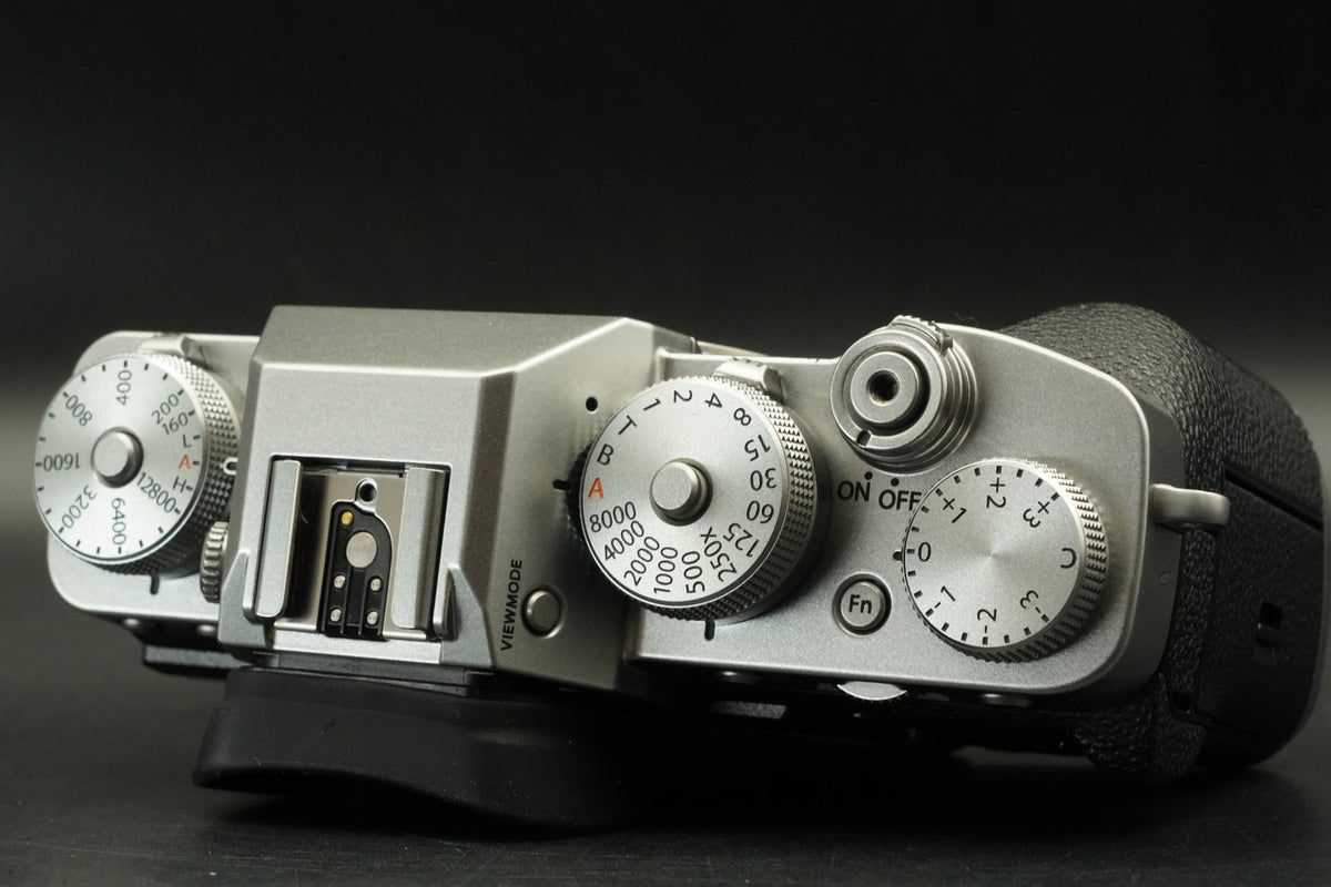 Fujifilm X-T3 Mirrorless Digital Camera Silver Body Only -703 cuts- #12329