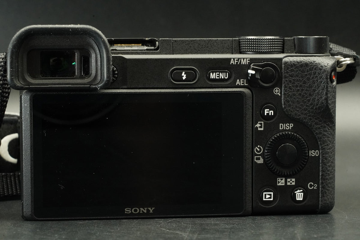 Sony A6400 Mirrorless Digital Camera with 2 Lenses Black -4741 cuts- #12194