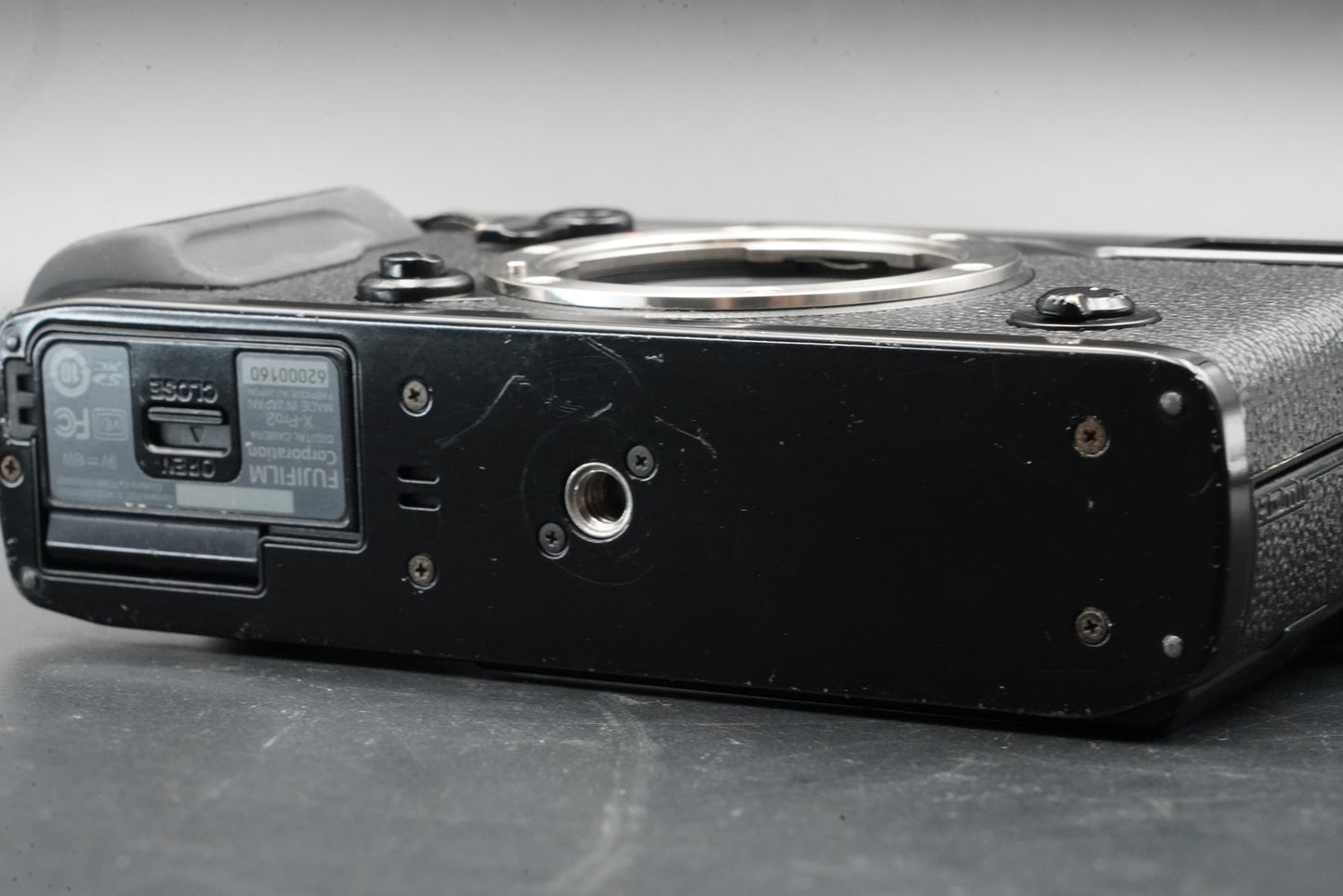 Only 1 cuts!! Fujifilm X-Pro2 24.3MP Mirrorless Digital Camera Black 11524