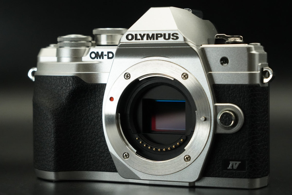 Olympus OM-D E-M10 Mark IV Silver Mirrorless Camera -10104 cut- US STOCK #12140