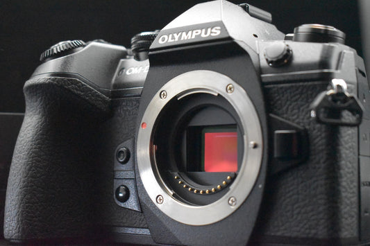 [US Duty Paid] Olympus OM-D E-M1 Mark II Digitalkamera schwarz Gehäuse...