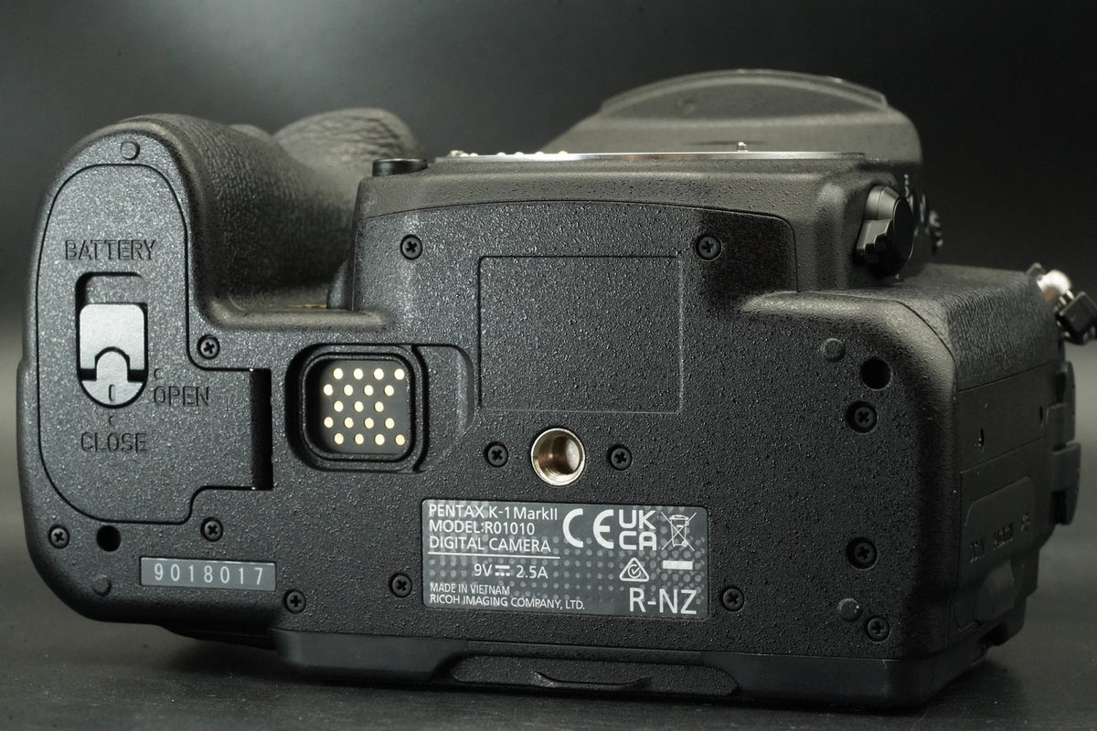 PENTAX K-1 Mark II Digital Camera + D-BG6 Battery Grip -SC 2%- #11985