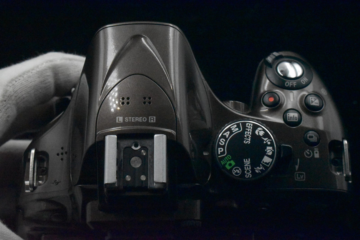 Nikon D5200 DSLR Camera Body with Lens Bronze US Duty Paid 8686