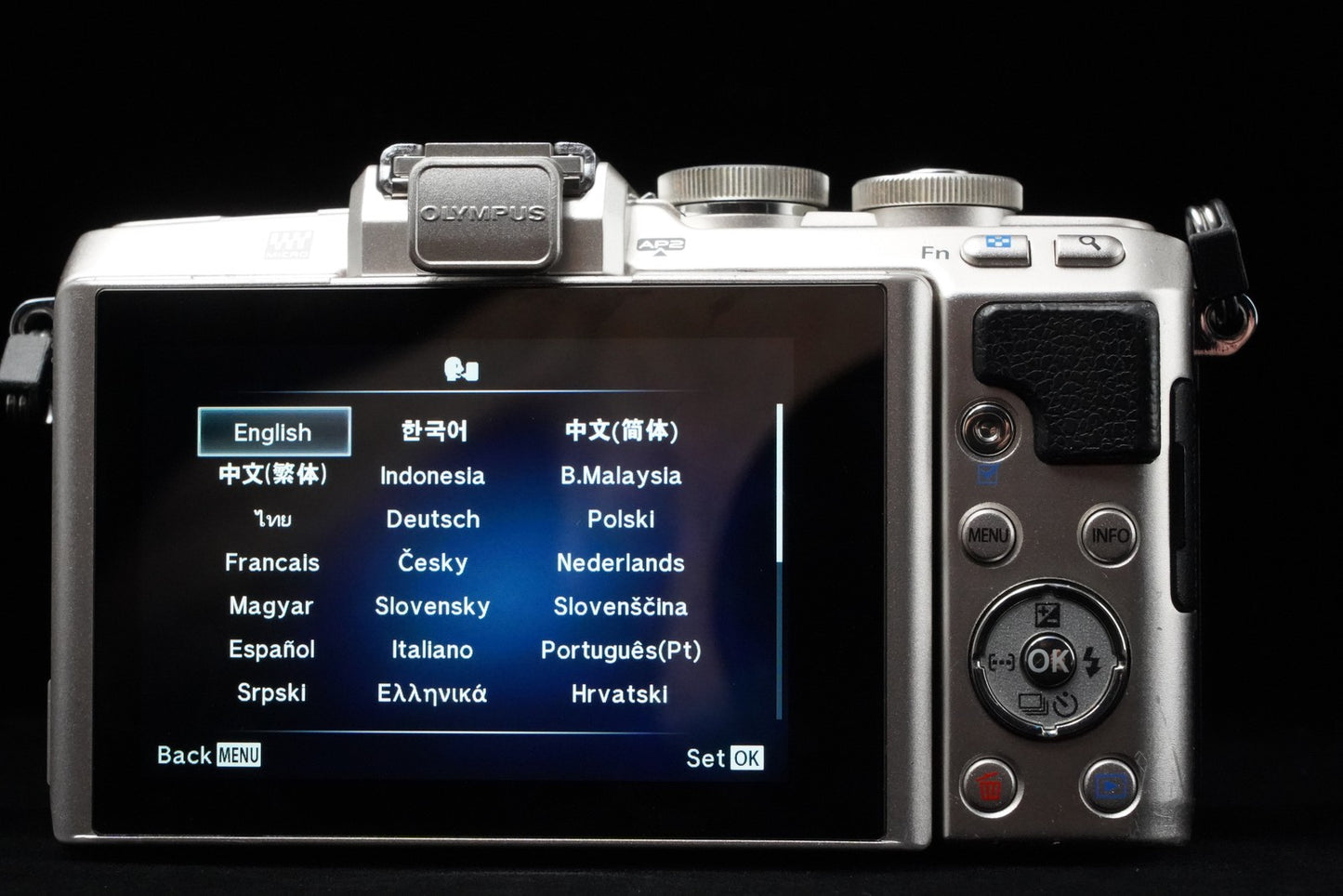 Olympus PEN E-PL7 Digital Camera Silver with 14-42mm Lens US Duty Paid 10151