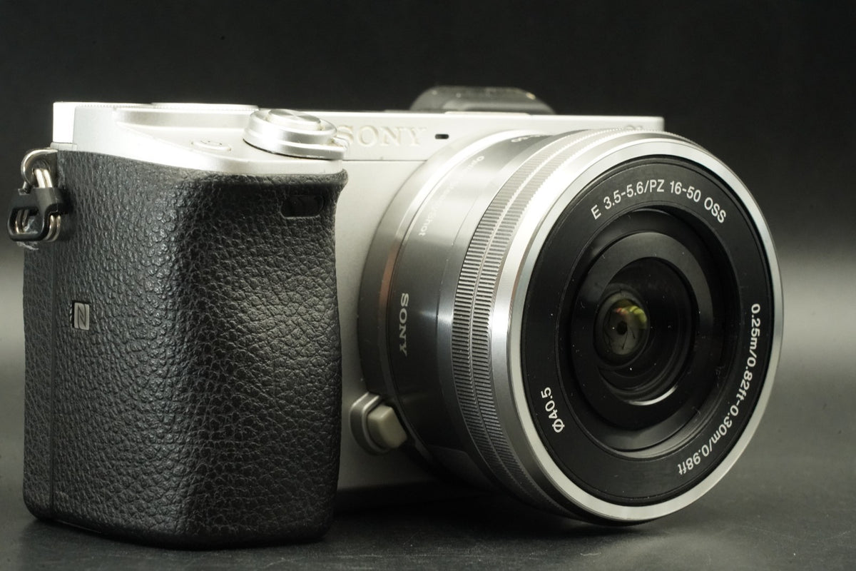 Sony A6400 Digital Camera Silver w/ 16-50mm Lens -57852 cuts- #12530
