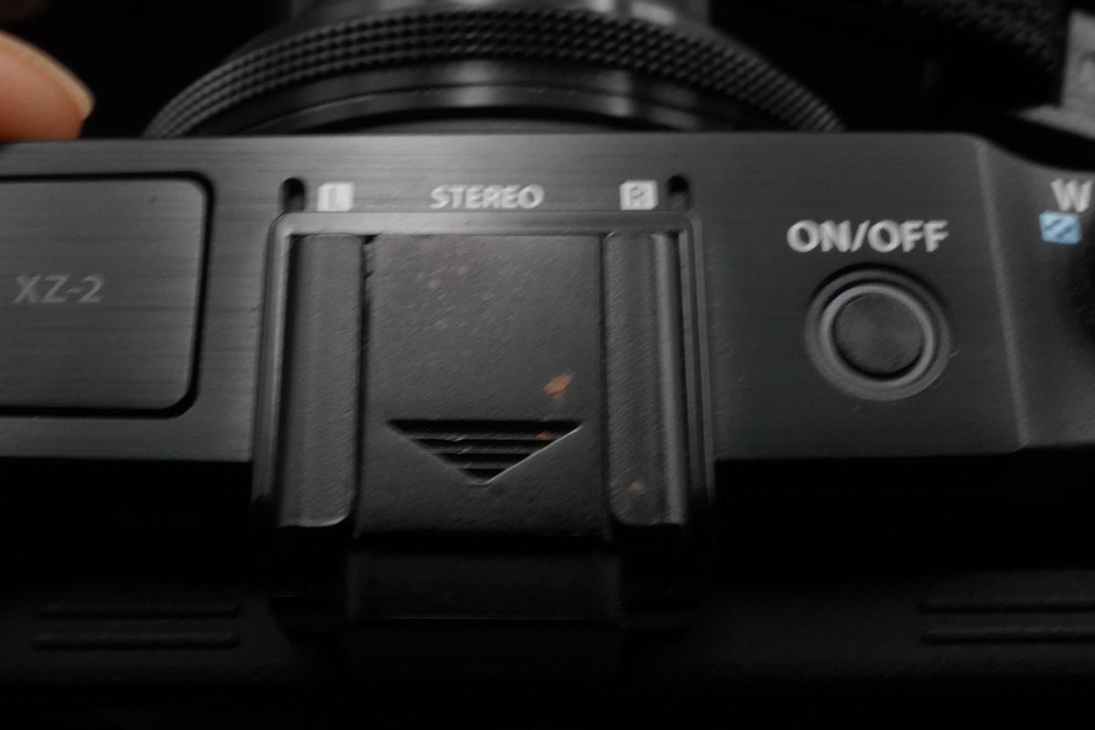 Olympus STYLUS XZ-2 Point and Shoot Digital Camera Black [] US STOCK #9538