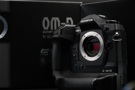 24812 cuts!! Olympus OM-D E-M1X 20.4MP Mirrorless Digital Camera body 11113
