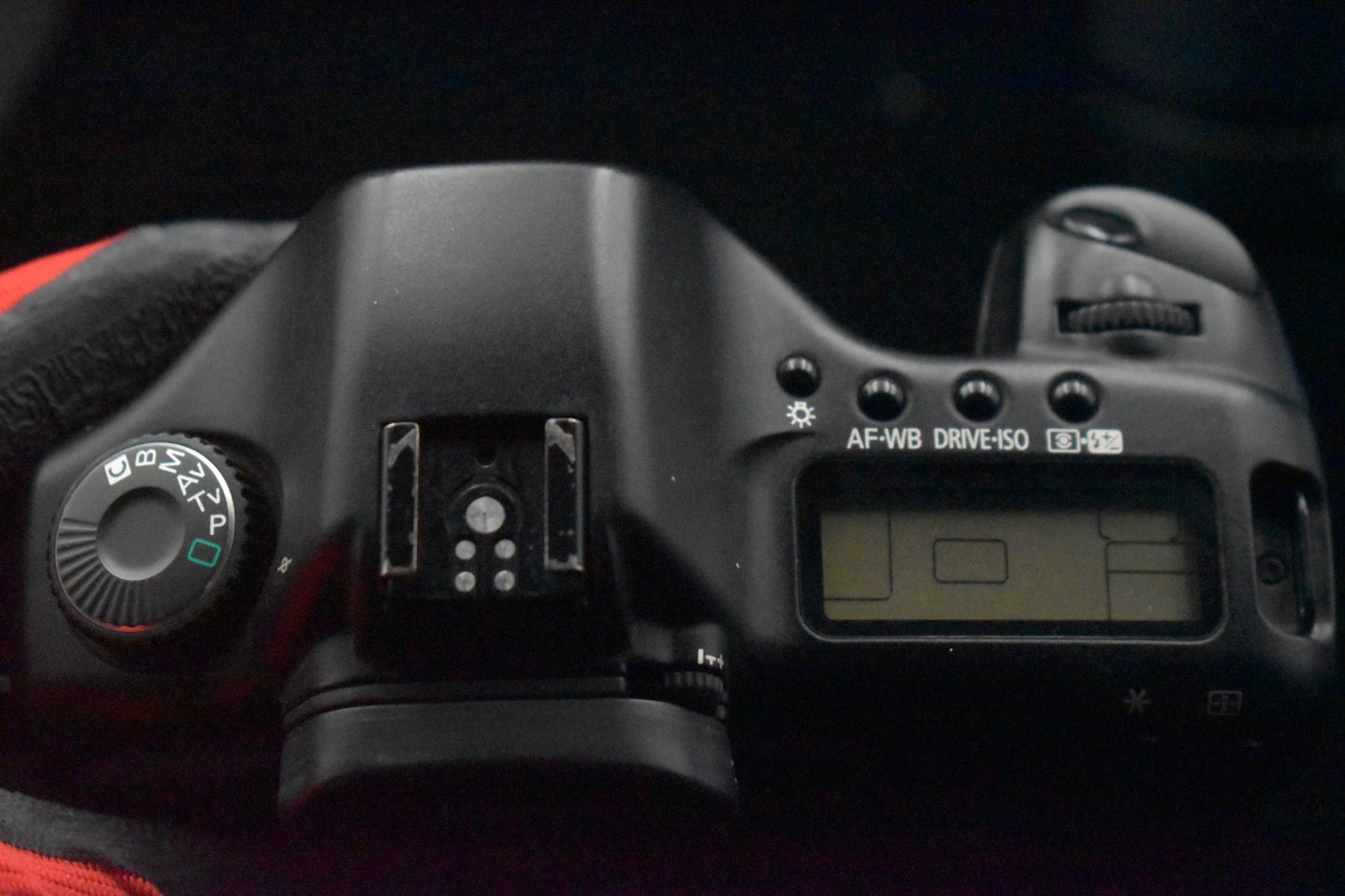 [US Duty Paid] Canon EOS 5D Digital SLR Full Frame Camera w/ Lens 9366