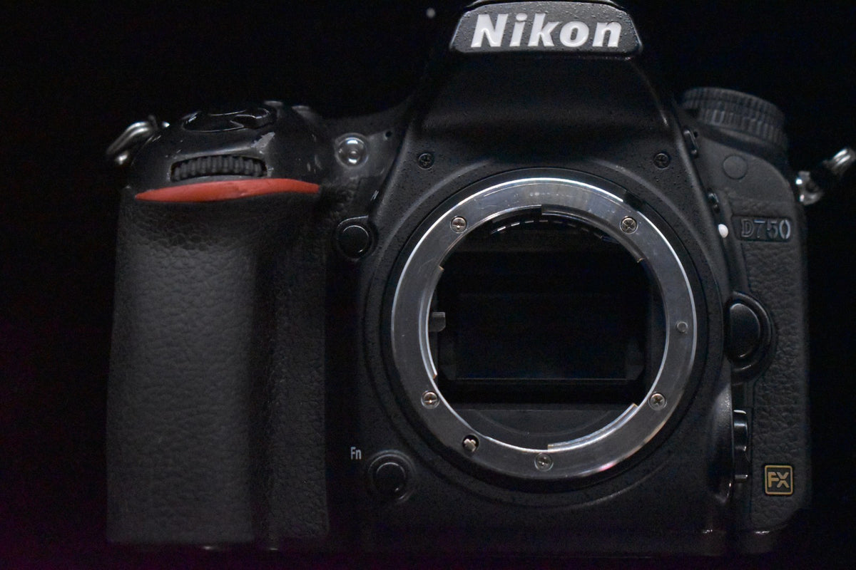 [US Duty Paid] Nikon D750 24.3MP DSLR Digital SLR Camera Body 8233