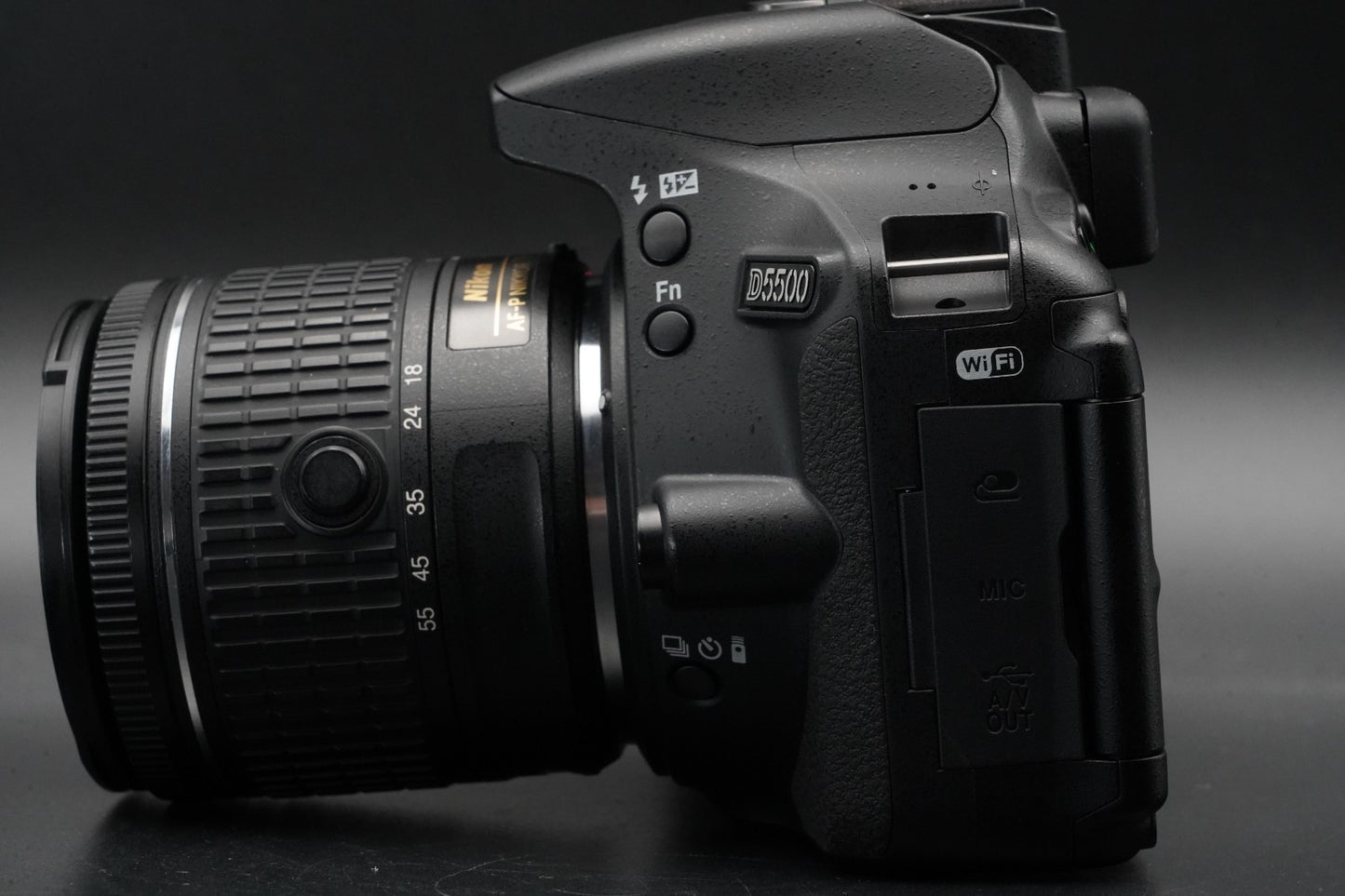 8652 cuts!! Nikon D5500 DSLR Digital Camera with AF-S Lens 10844