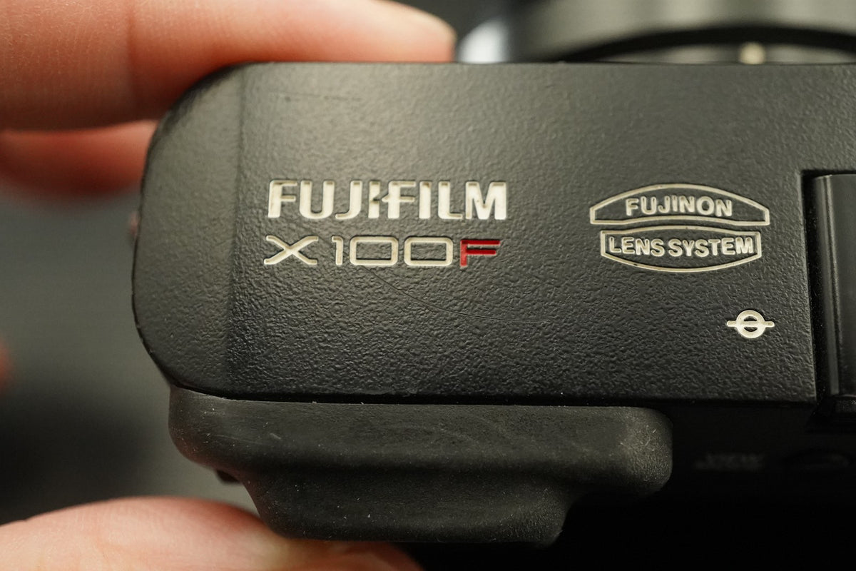 Fujifilm X100F 24.3MP Digital Camera Black -24400 cuts- US STOCK #12344