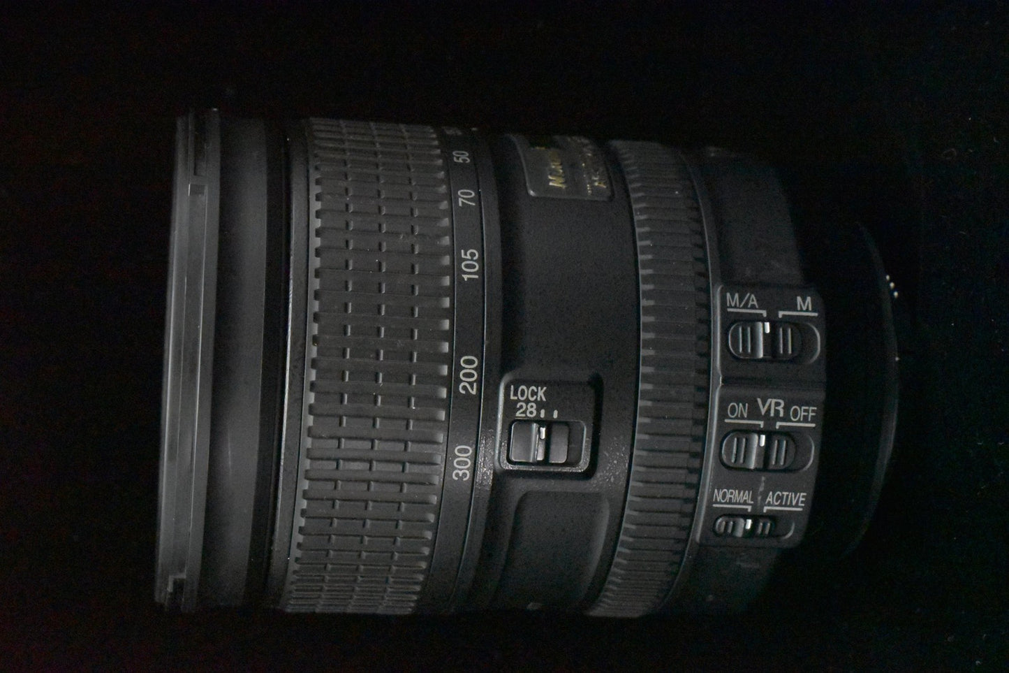 Nikon AF-S FX NIKKOR 28-300mm F/3.5-5.6G ED VR Zoom Lens Near Mint 10581