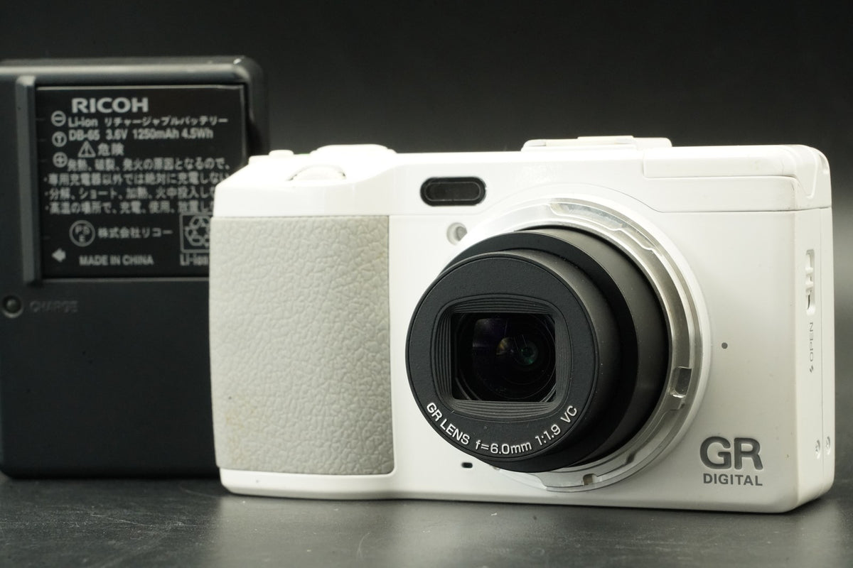 Ricoh GR Digital IV 10.4MP Digital Camera White -4672 cuts- #11652