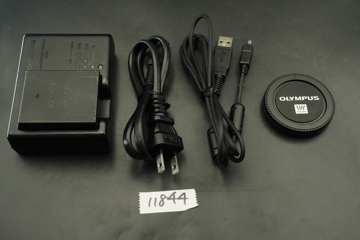 Olympus OM-D E-M1 Mark II Digital Camera Black Body -51752 cuts- #11844