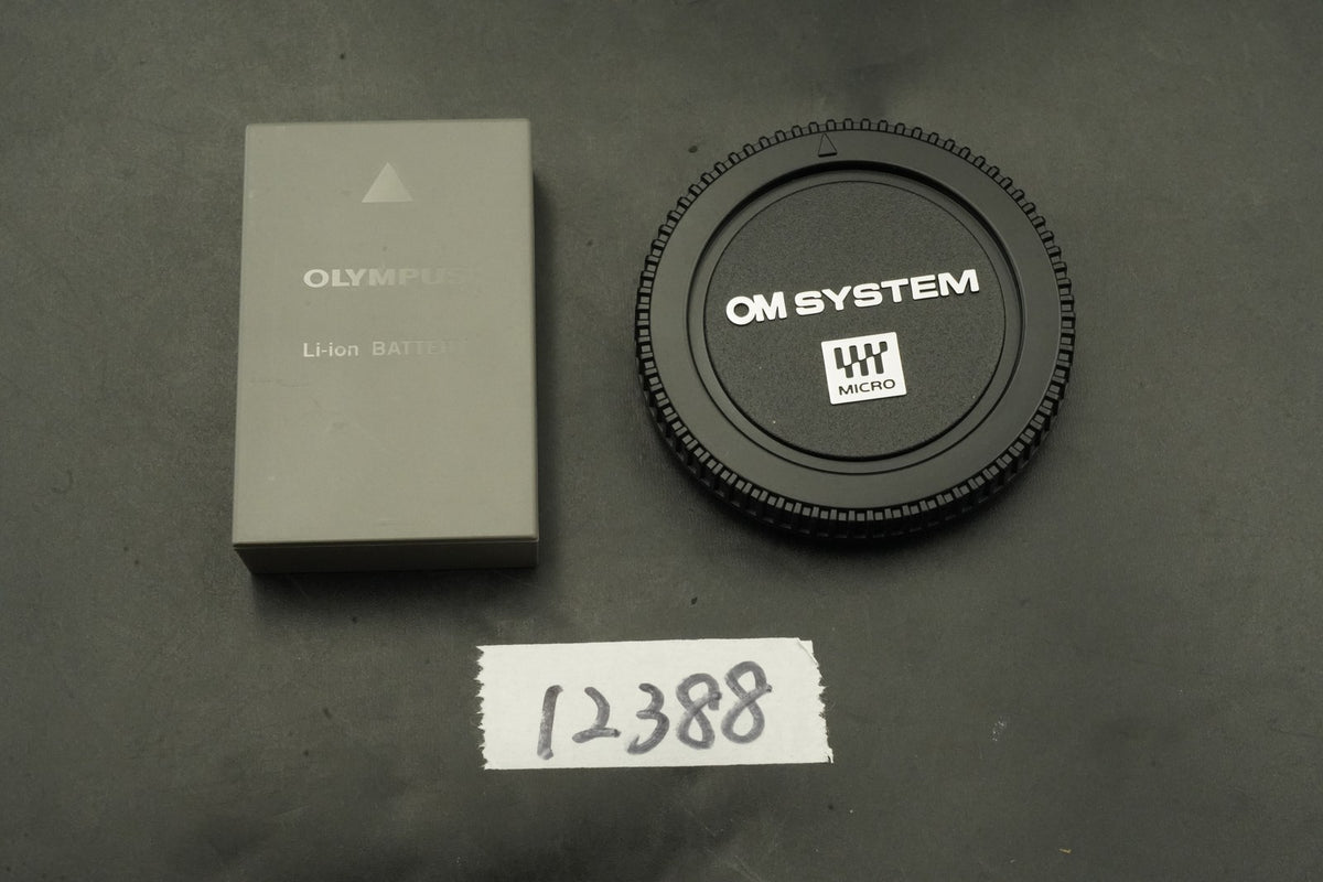 OM SYSTEM OM-5 Mirrorless Camera Silver JAPANESE ONLY -460 cut- #12388