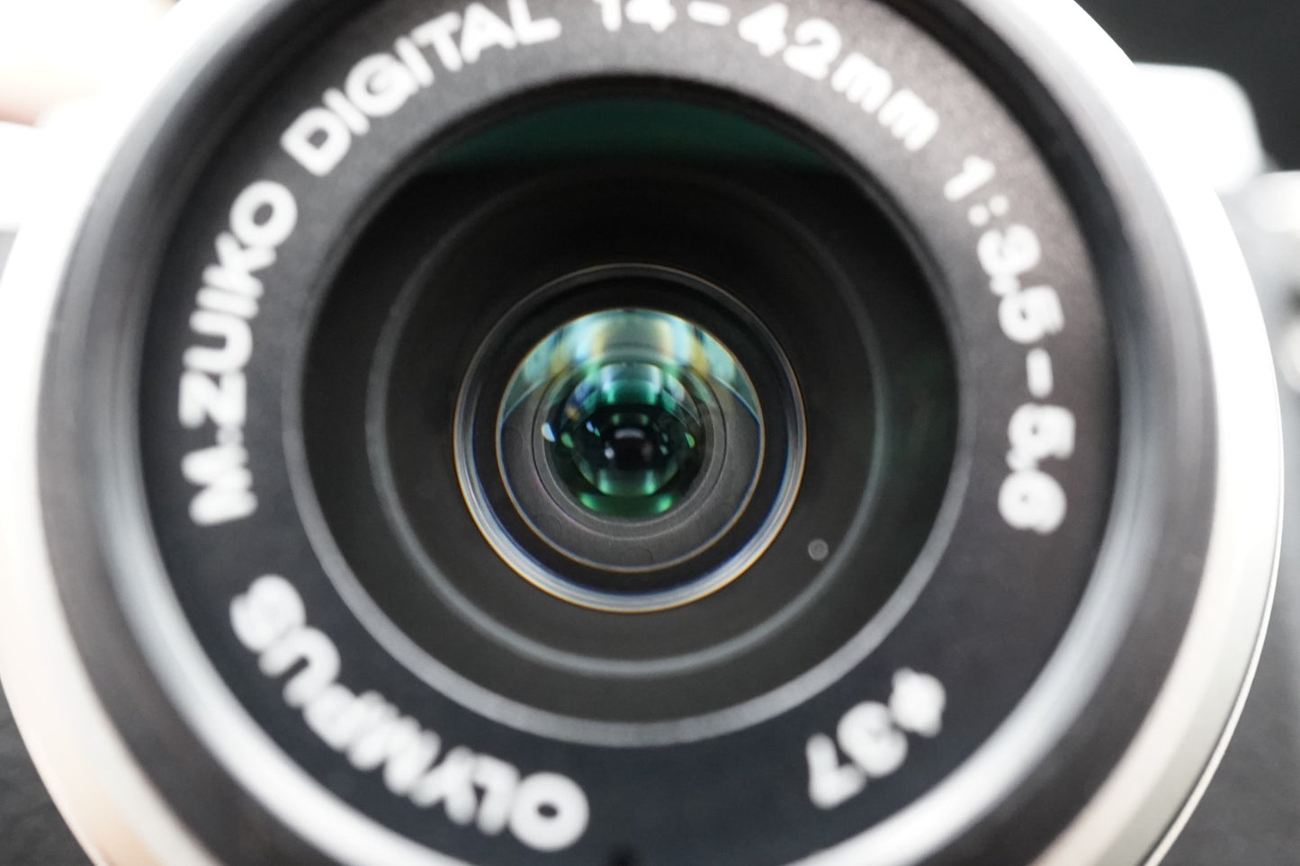 [US Duty Paid] Olympus OMD E-M5 Mirrorless Digital Camera w/ Lens Silver 9719