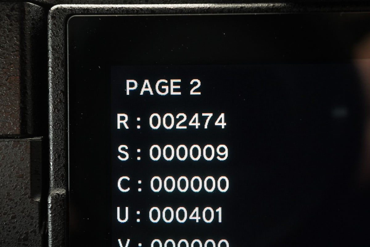 Olympus OM-D E-M5 Mark II w/ M.ZUIKO 14-150 Lens Silver -2474 cuts- #11473