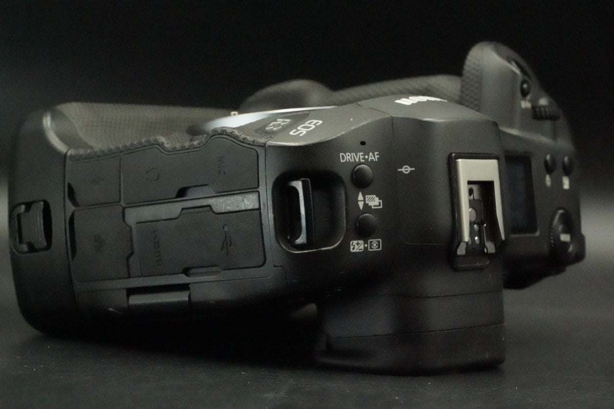 Canon EOS R3 Mirrorless Digital Camera -240K (48%) cuts- #12730