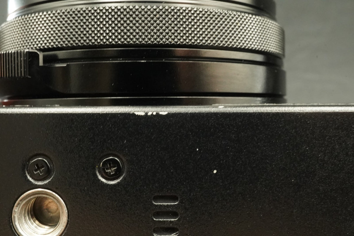 Fujifilm X100F 24.3MP Digital Camera Black -7500 cuts- US STOCK #12241