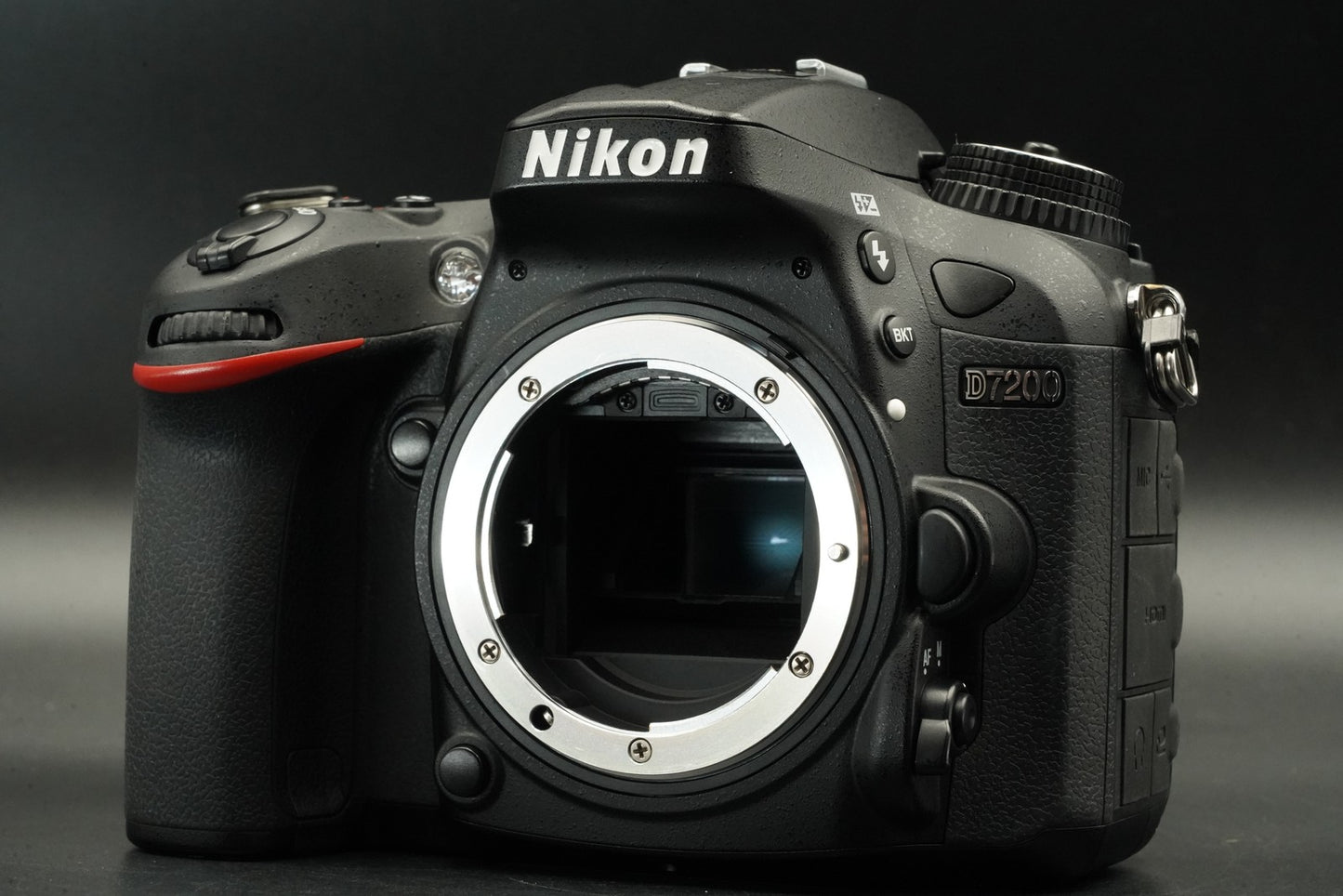 8738 cuts!! Nikon D7200 24.2 MP Digital SLR Camera Body Only US DUTY PAID 11512