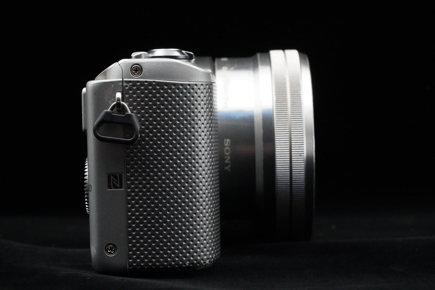 Sony Alpha a5000 Mirrorless Digital Camera with Lens Silver US Duty Paid 10238