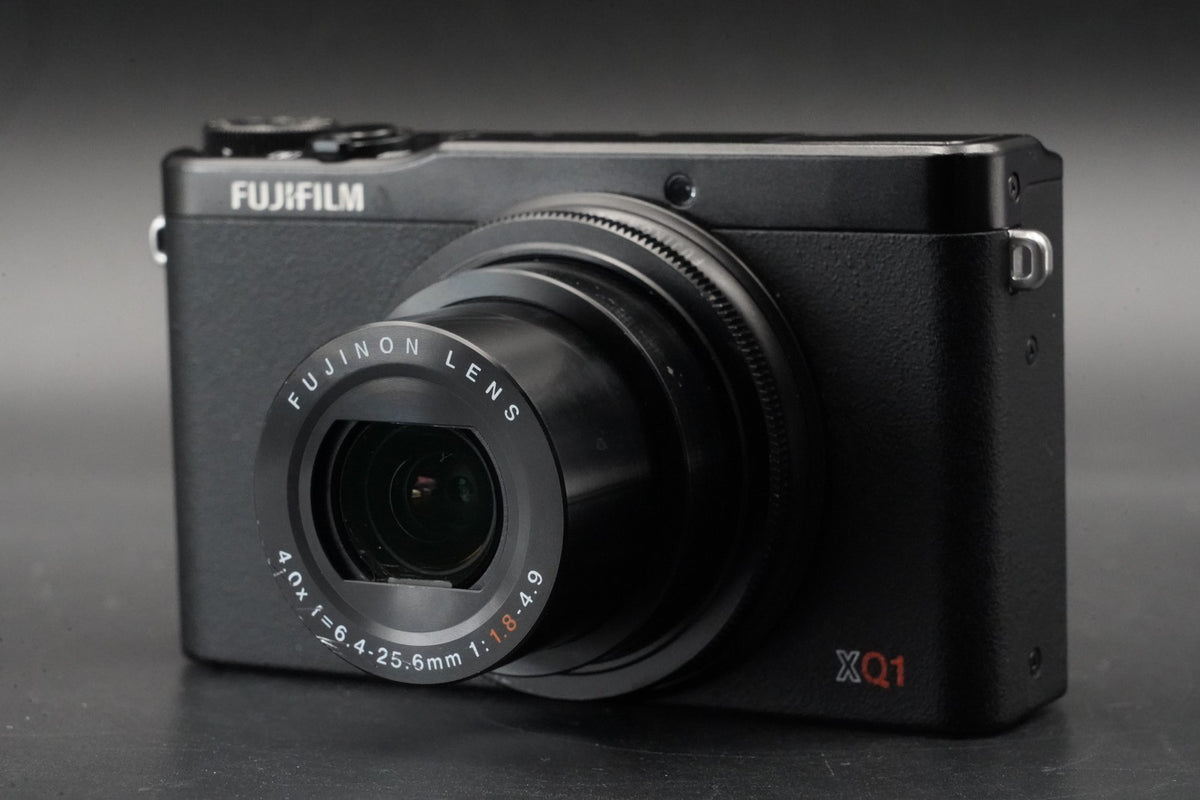 Fujifilm XQ1 kompakte Digitalkamera Point and Shoot schwarz #11020