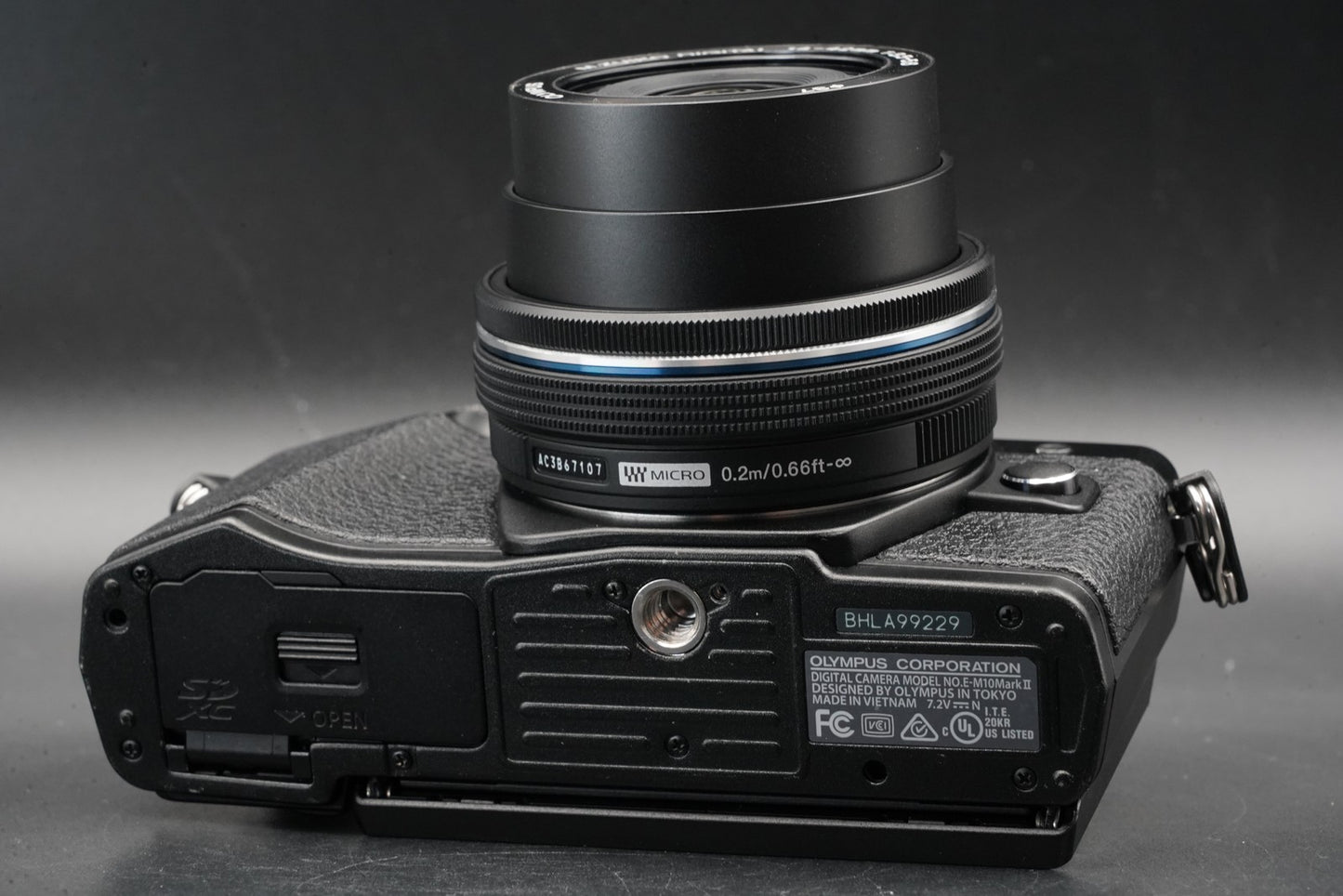 6402 cuts! Olympus E-M10 Mark II Digital Camera Black w/ 2 Lens 11356