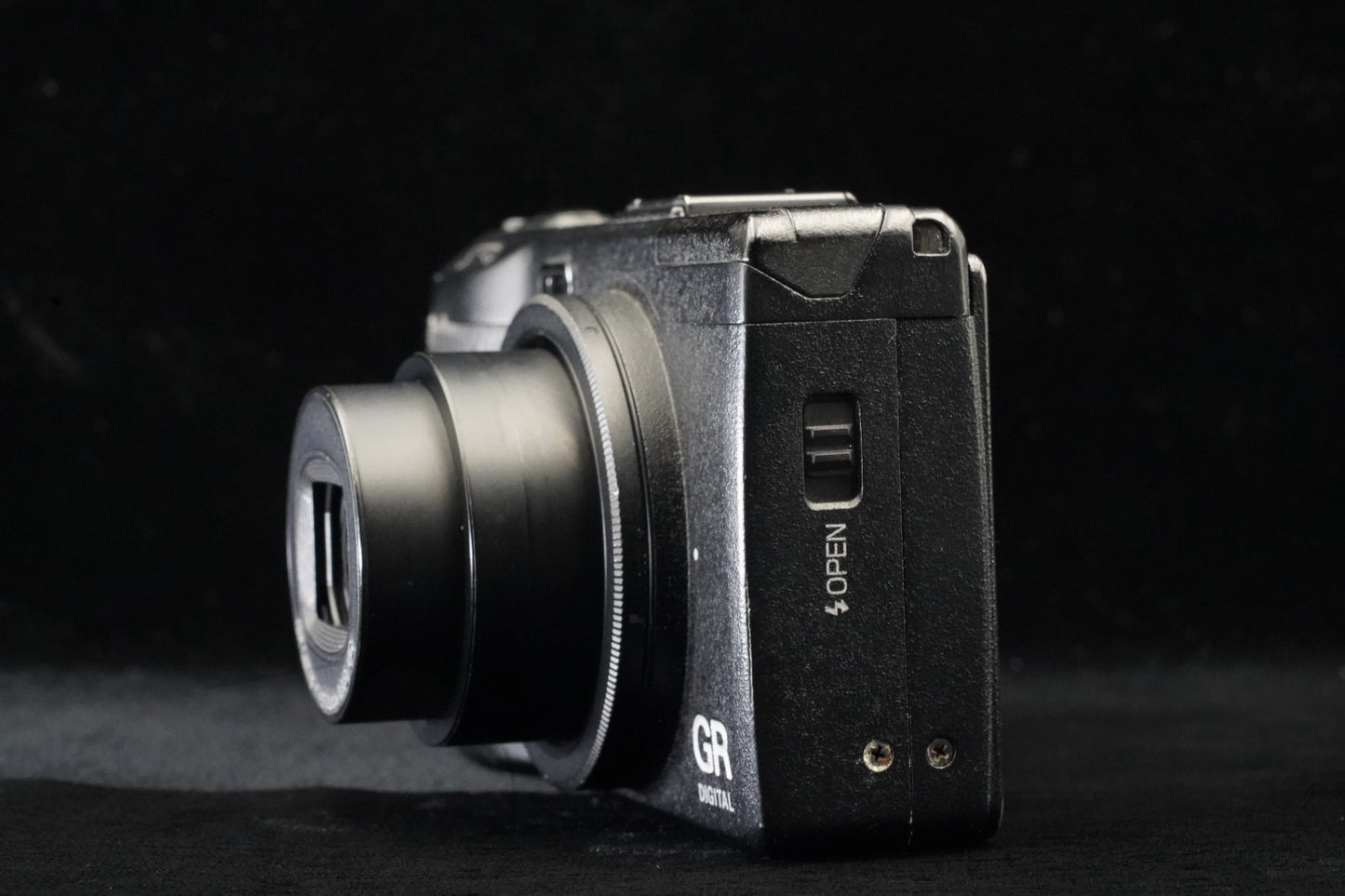 [US Duty Paid] Ricoh GR Digital IV 10.4MP Digital Camera Black 9673